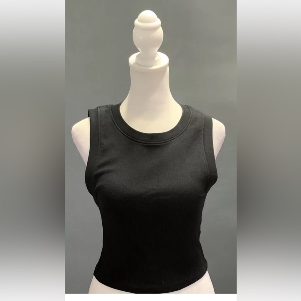 Zara Women's Sz Medium Black Ribbed Halter Crop  Sleeveless Top